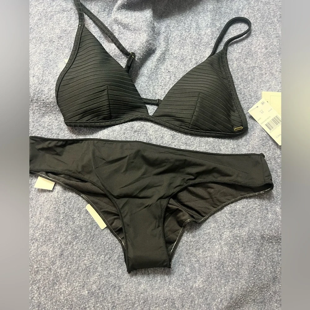 Rip Curl Black Bikini Triangle Top oNLY Size Medium NWT - Picture 1 of 3